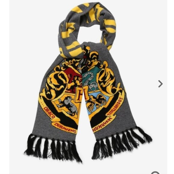 Harry Potter Hogwarts Crest Along with School Slogan Knit Scarf Draco Gray - Picture 1 of 11